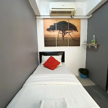 Hotel Happio Near Chabad House Bangkok Exterior foto