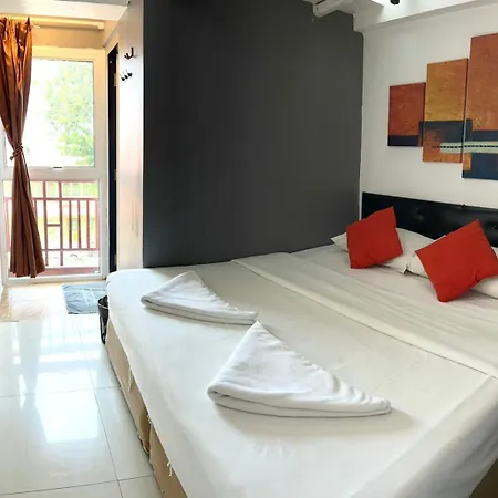 Hotel Happio Near Chabad House Bangkok Exterior foto