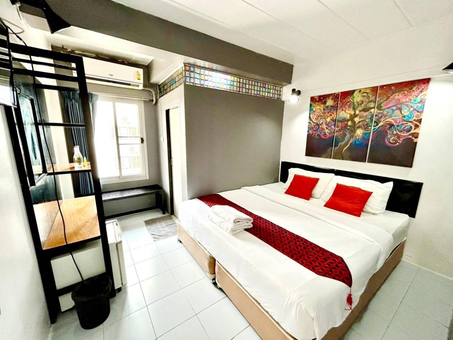 Happio Near Chabad House गेस्ट हाउस Bangkok